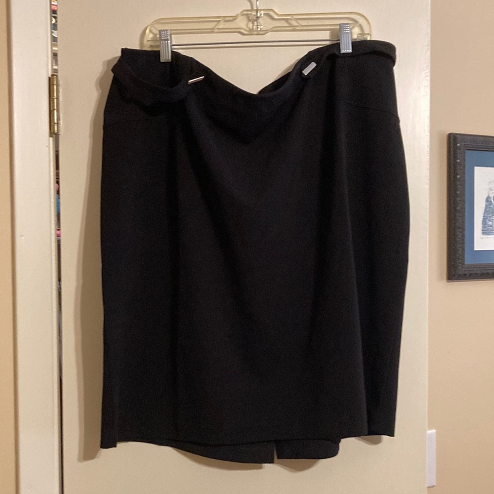NYCC black skirt